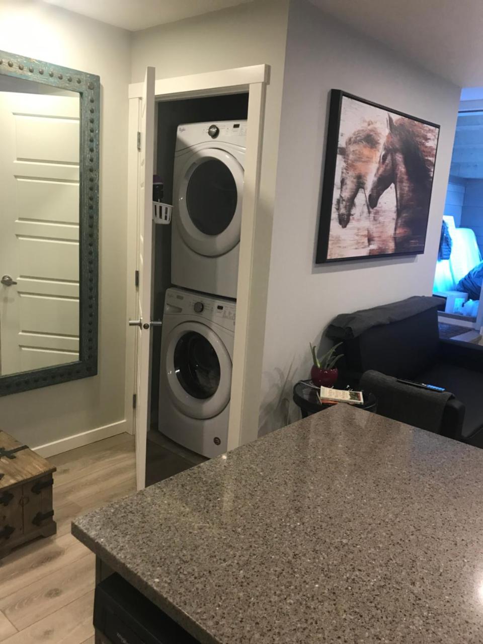 Home Sweet Condo YYC Dış mekan fotoğraf