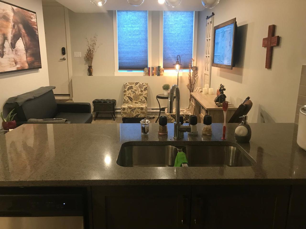 Home Sweet Condo YYC Dış mekan fotoğraf